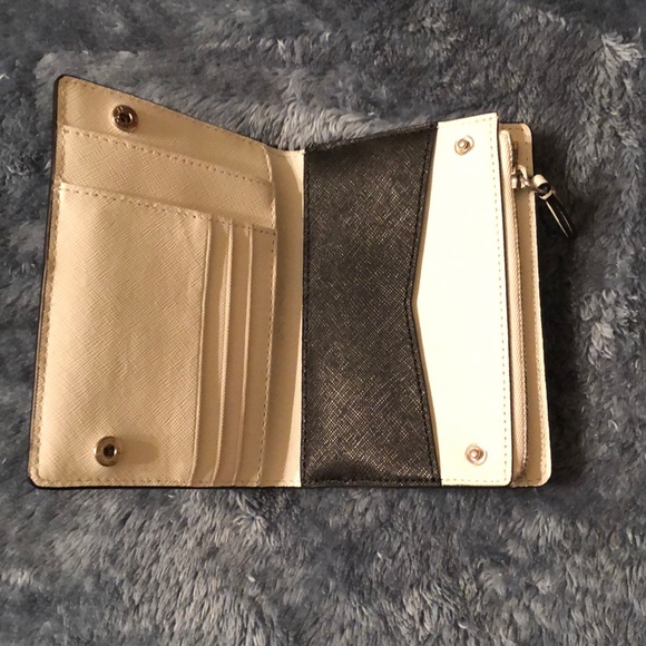 Michael Kors Wallet - Picture 2 of 2